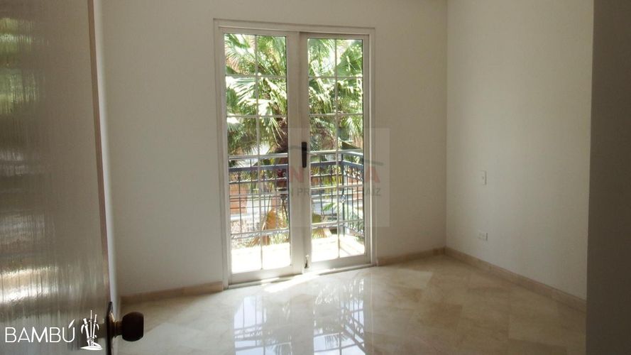 Apartamento de 4 alcobas en venta en Laureles, Medellín, 200 m² · foto 3 de 24