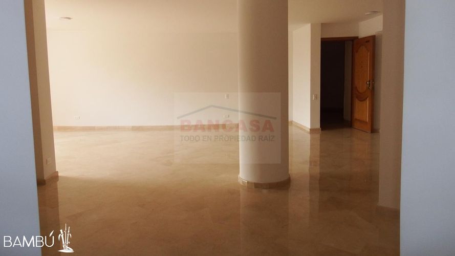 Apartamento de 4 alcobas en venta en Laureles, Medellín, 200 m² · foto 13 de 24