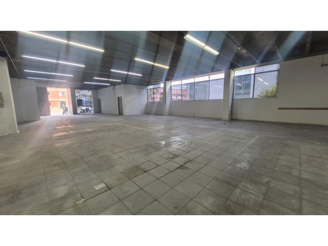 Bodega en arriendo en Primavera, Envigado, 350 m² · foto 4 de 7