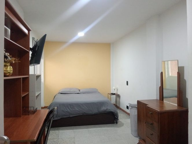 Casa de 3 alcobas en venta en Laureles, Medellín, 133 m² · foto 9 de 20
