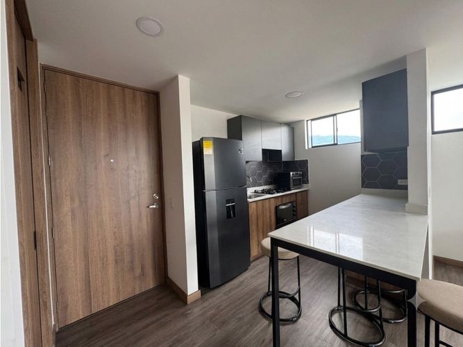 Apartamento de 2 alcobas en arriendo en Las Vegas, Envigado, 74 m² · foto 2 de 11