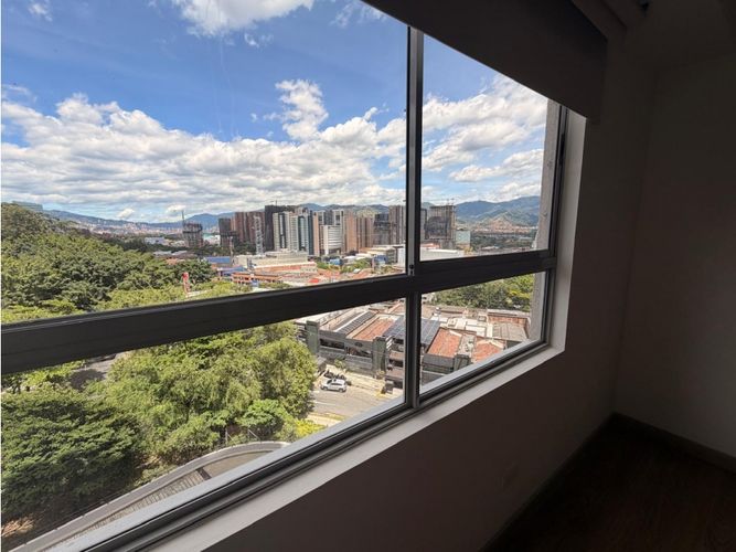Apartamento de 3 alcobas en arriendo en El Poblado, Medellín, 101 m² · foto 7 de 15