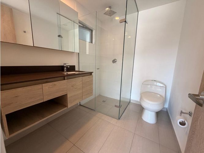 Apartamento de 3 alcobas en arriendo en El Poblado, Medellín, 101 m² · foto 11 de 15