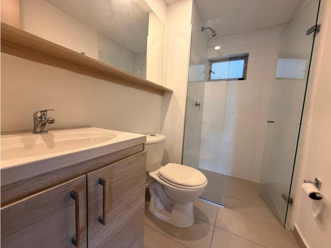 Apartamento de 3 alcobas en arriendo en El Poblado, Medellín, 101 m² · foto 13 de 15