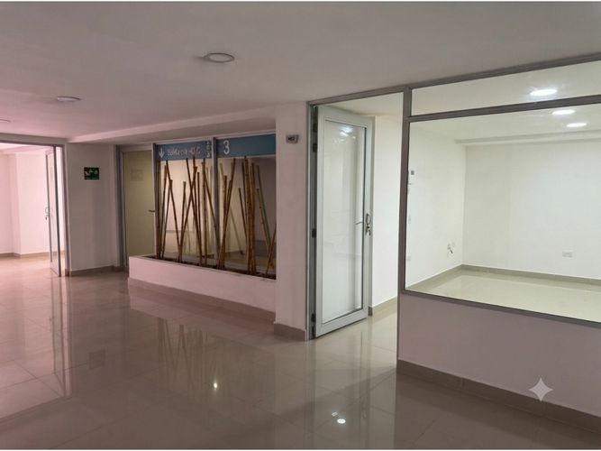 Oficina en arriendo en Parque Residencial La Sabana, Sabaneta, 32 m² · foto 2 de 11