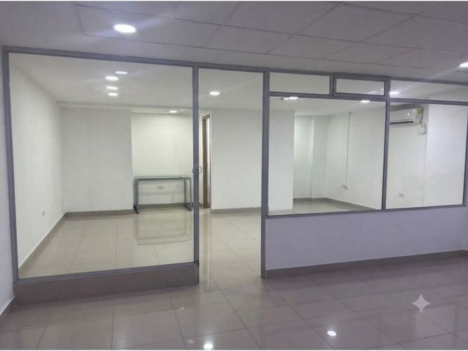 Oficina en arriendo en Parque Residencial La Sabana, Sabaneta, 32 m² · foto 3 de 11