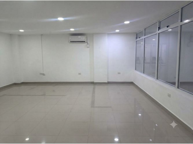 Oficina en arriendo en Parque Residencial La Sabana, Sabaneta, 32 m² · foto 4 de 11