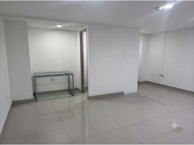 Oficina en arriendo en Parque Residencial La Sabana, Sabaneta, 32 m² · foto 5 de 11