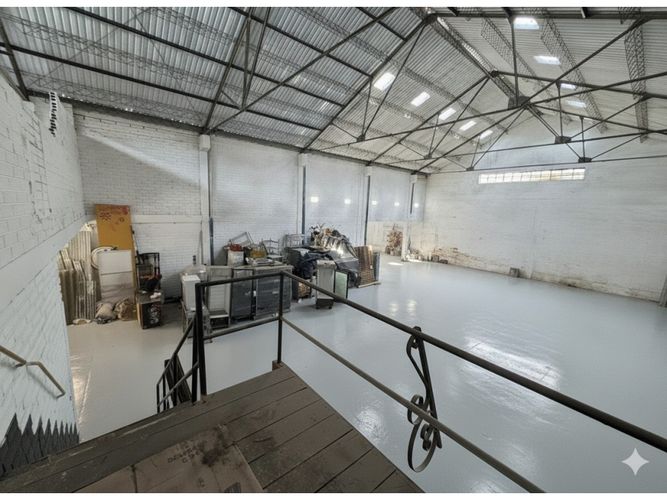 Bodega en arriendo en La Candelaria, Medellín, 573 m² · foto 6 de 9