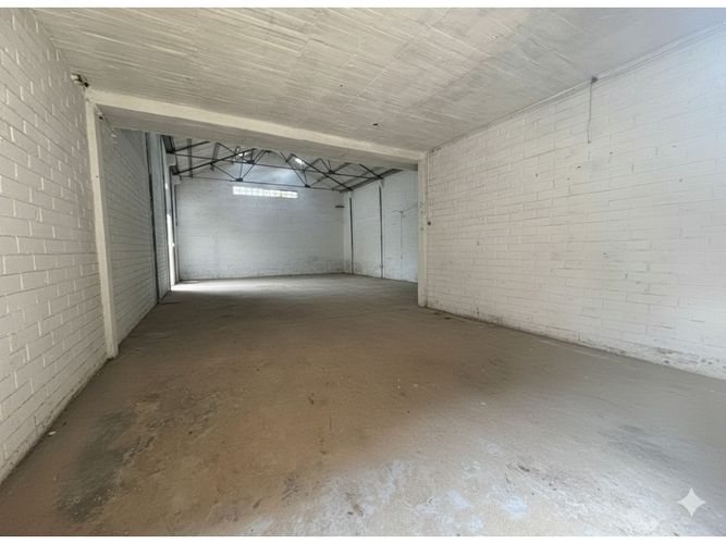 Bodega en arriendo en La Candelaria, Medellín, 573 m² · foto 7 de 9
