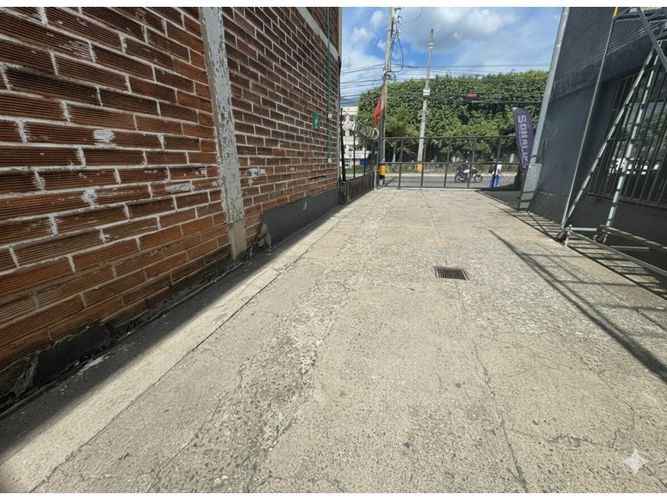 Bodega en arriendo en La Candelaria, Medellín, 573 m² · foto 9 de 9