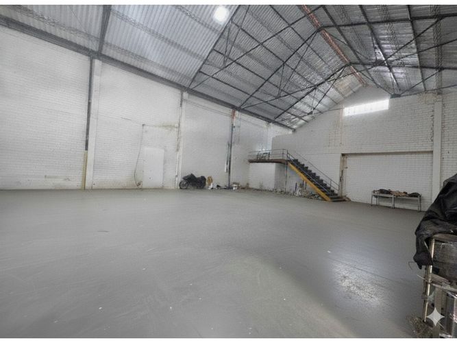 Bodega en arriendo en La Candelaria, Medellín, 469 m² · foto 3 de 9