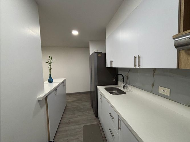 Apartamento de 3 alcobas en arriendo en Loma De San Jose, Sabaneta, 72 m² · foto 4 de 14