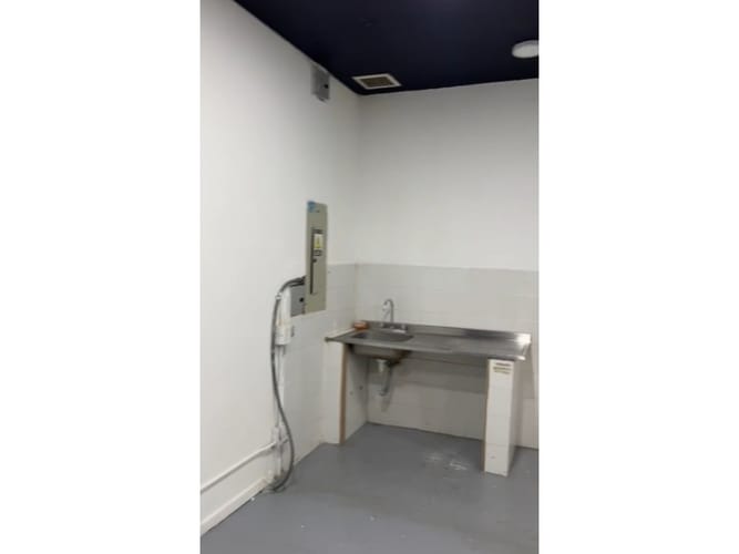 Local en arriendo en Milla De Oro, Medellín, 30 m² · foto 5 de 9