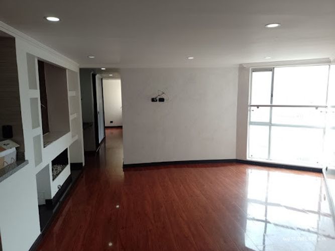 Apartamento de 3 alcobas en venta en Ismael Perdomo, Bogotá, 62 m² · foto 2 de 24