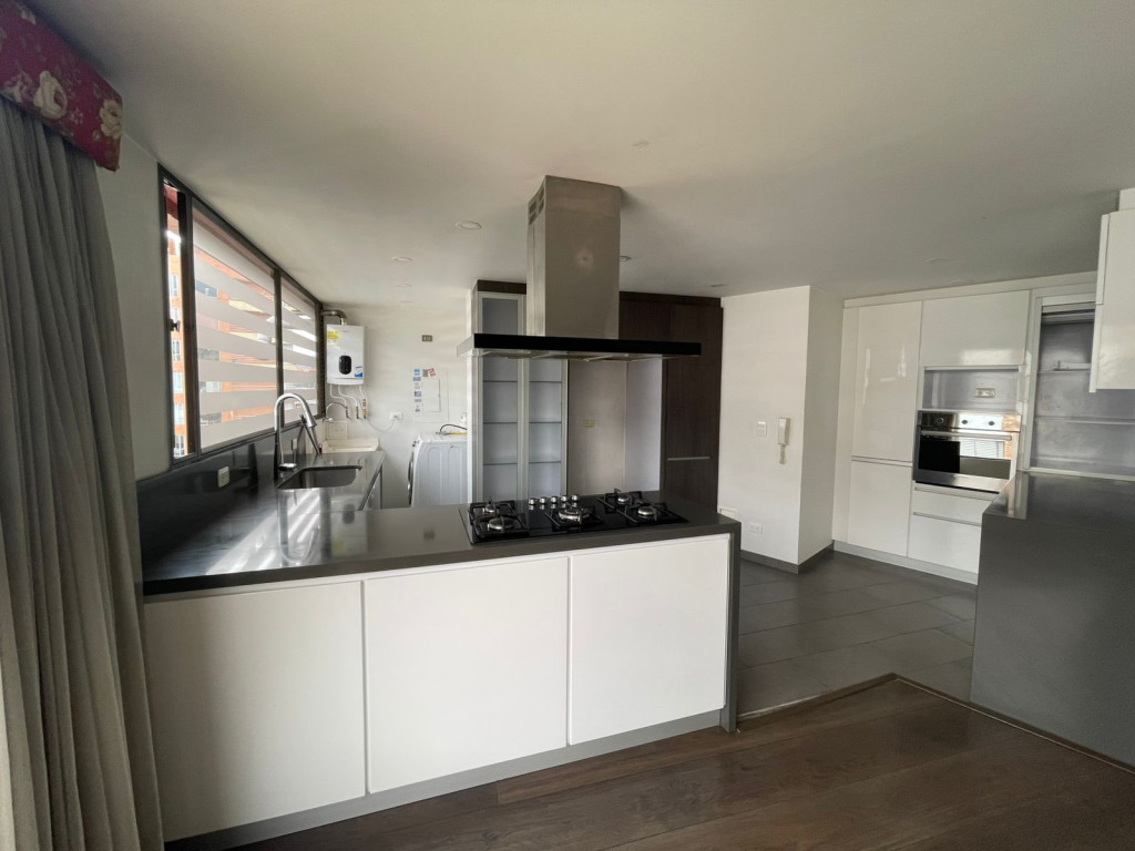 Apartamento en venta en Santa Barbara Alta, Bogotá · foto 7 de 24