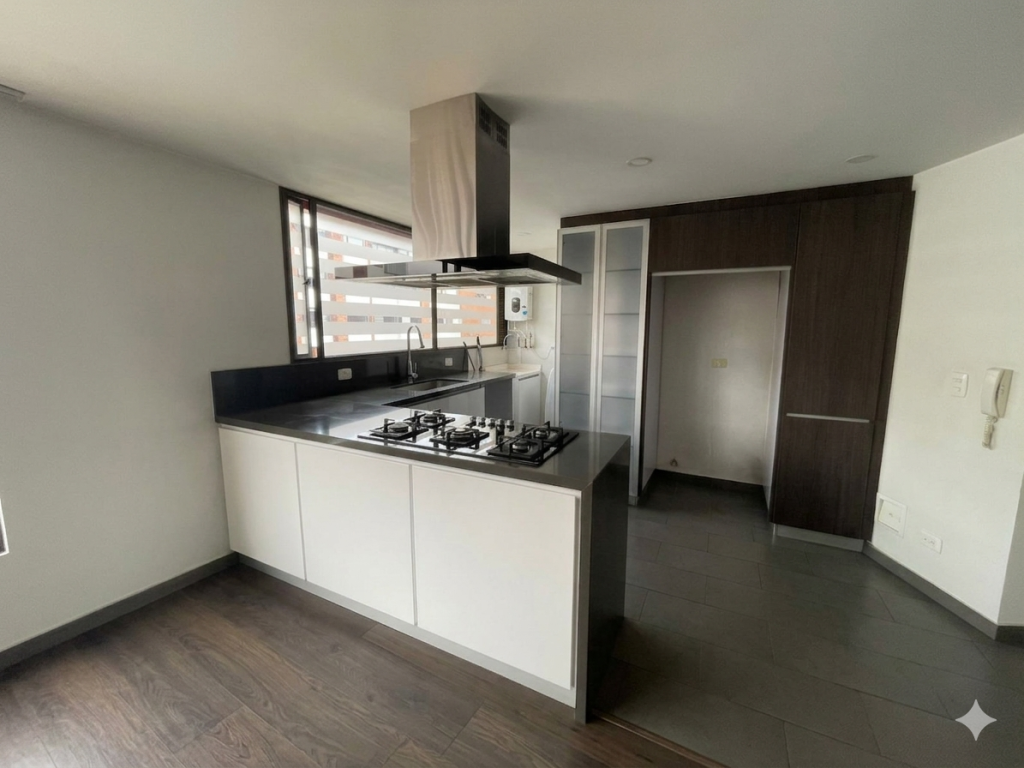 Apartamento en venta en Santa Barbara Alta, Bogotá · foto 9 de 24
