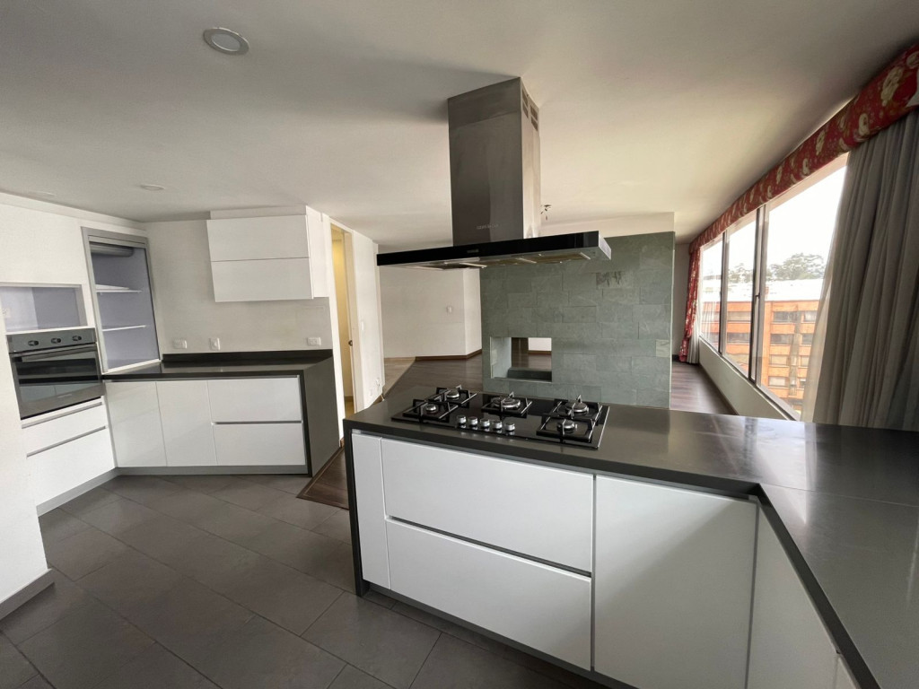 Apartamento en venta en Santa Barbara Alta, Bogotá · foto 10 de 24