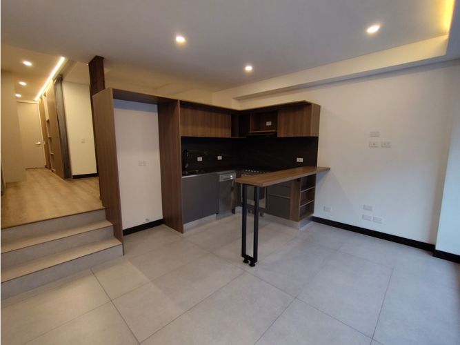 Apartaestudio en venta en El Virrey, Bogotá, 58 m² · foto 2 de 17
