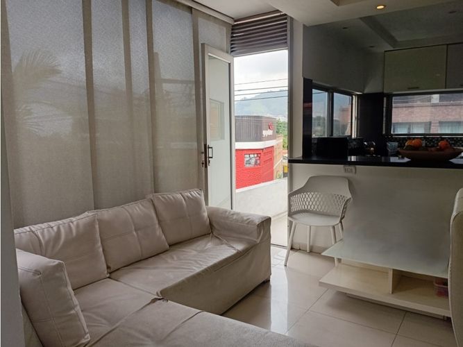 Oficina en arriendo en La Paz, Envigado, 115 m² · foto 2 de 8