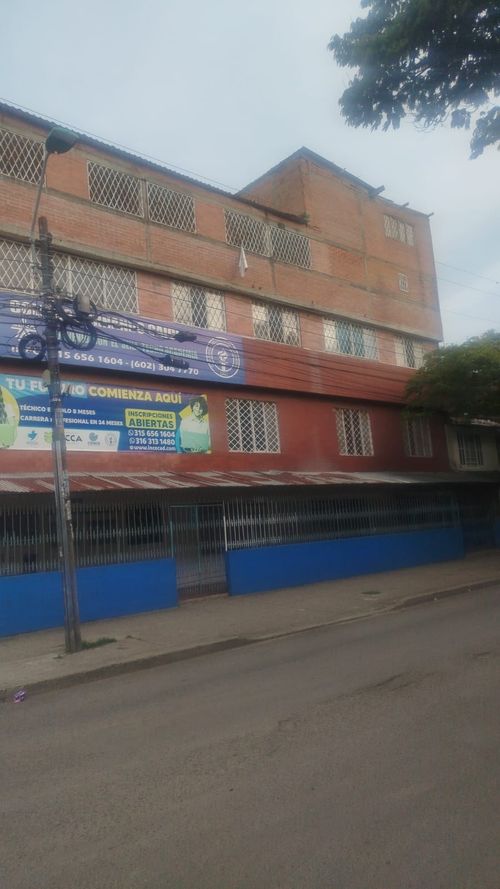 Edificio en venta en Mariano Ramos, Cali, 190 m² · foto 2 de 14