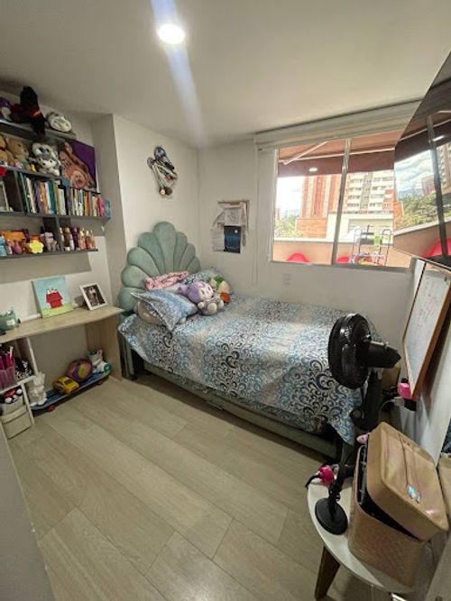 Apartamento de 3 alcobas en arriendo en Los Colores, Medellín, 120 m² · foto 7 de 13