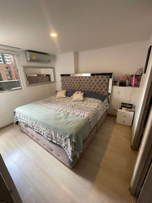 Apartamento de 3 alcobas en arriendo en Los Colores, Medellín, 120 m² · foto 12 de 13