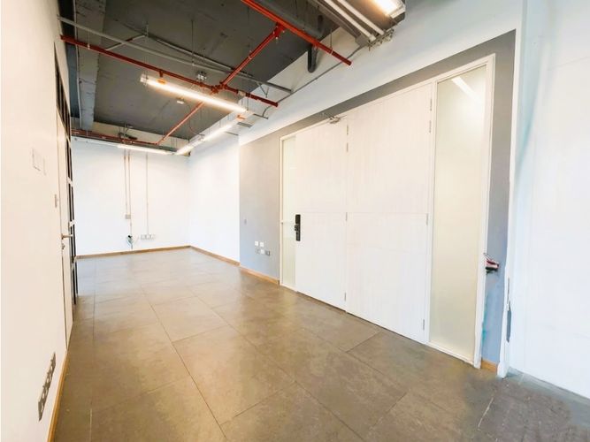 Oficina en arriendo en El Castillo, Medellín, 114 m² · foto 5 de 12