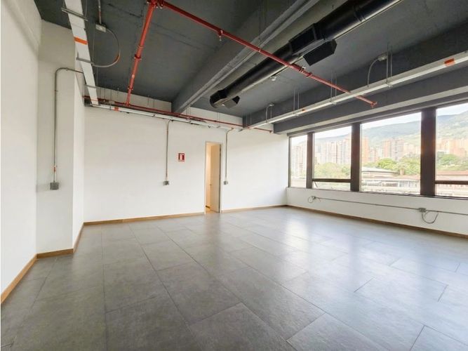Oficina en arriendo en El Castillo, Medellín, 114 m² · foto 8 de 12