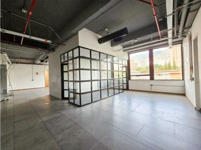Oficina en arriendo en El Castillo, Medellín, 114 m² · foto 10 de 12