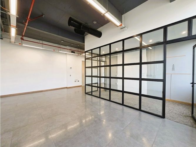 Oficina en arriendo en El Castillo, Medellín, 114 m² · foto 12 de 12
