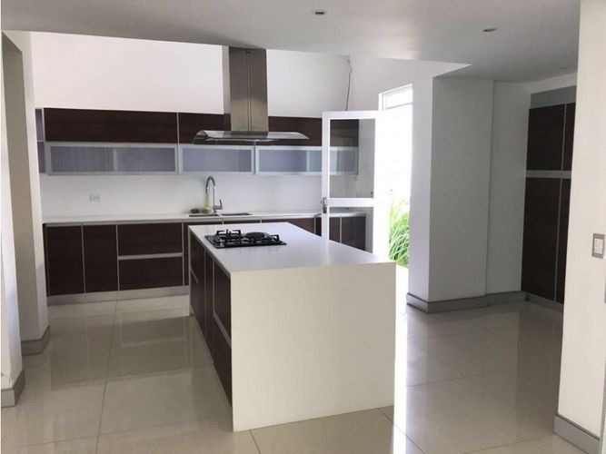 Casa de 8 alcobas en venta en Pance, Cali, 1500 m² · foto 9 de 11