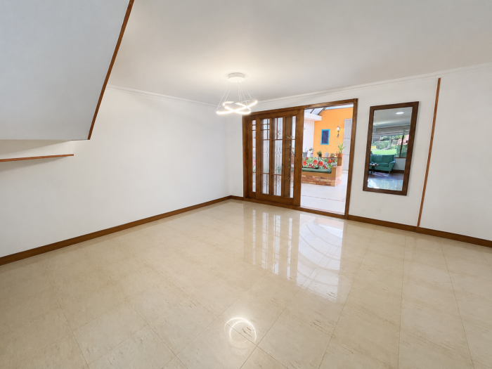 Casa en venta en Los Cedros, Chía · foto 3 de 24