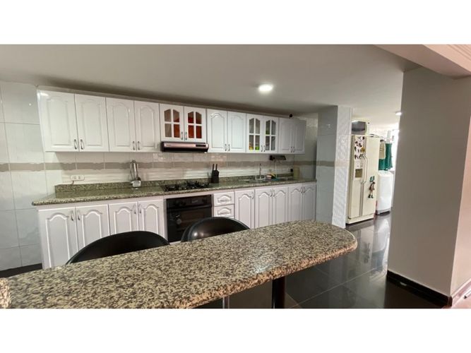 Apartamento de 4 alcobas en venta en Santa Barbara, Bogotá, 225 m² · foto 6 de 24