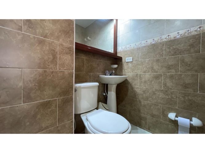 Apartamento de 4 alcobas en venta en Santa Barbara, Bogotá, 225 m² · foto 12 de 24