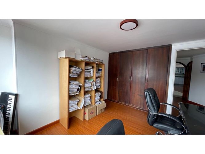 Apartamento de 4 alcobas en venta en Santa Barbara, Bogotá, 225 m² · foto 15 de 24