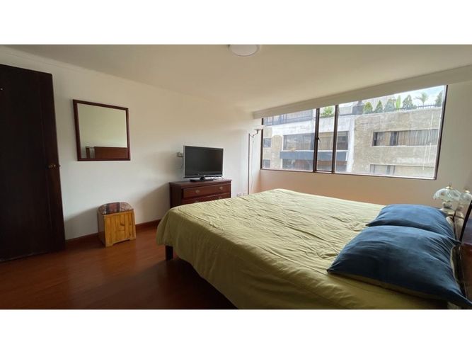 Apartamento de 4 alcobas en venta en Santa Barbara, Bogotá, 225 m² · foto 18 de 24
