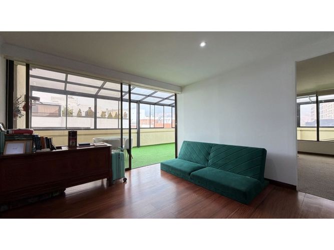 Apartamento de 4 alcobas en venta en Santa Barbara, Bogotá, 225 m² · foto 21 de 24