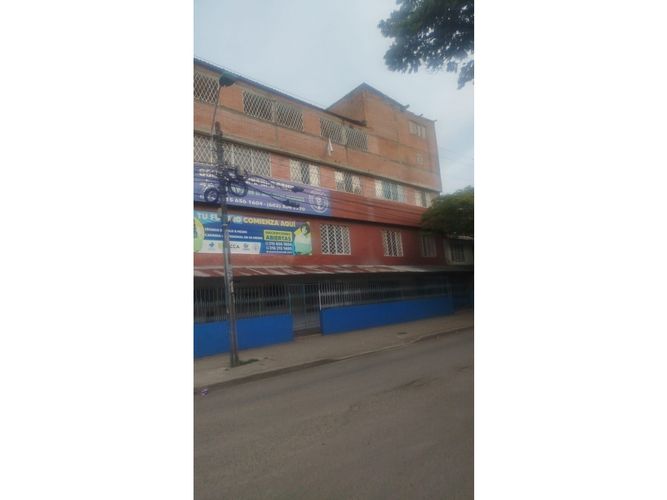Edificio en venta en Mariano Ramos, Cali, 600 m² · foto 2 de 14