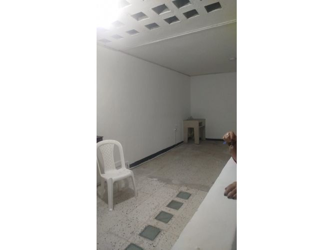 Edificio en venta en Mariano Ramos, Cali, 600 m² · foto 4 de 14