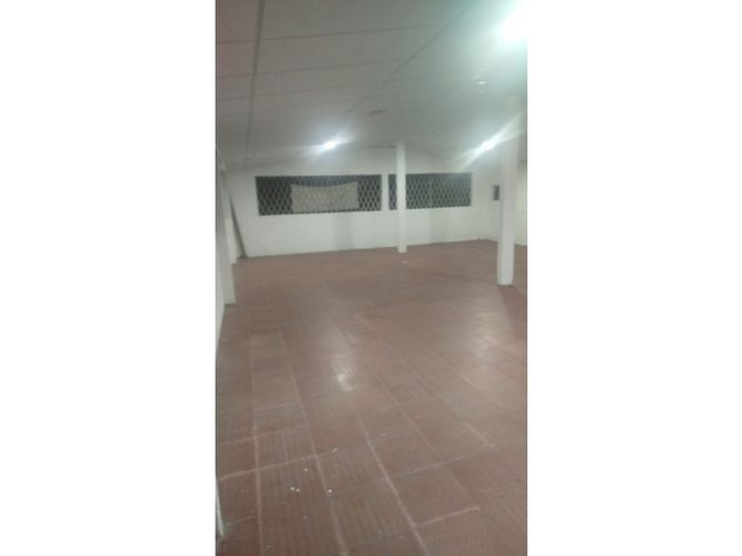Edificio en venta en Mariano Ramos, Cali, 600 m² · foto 8 de 14