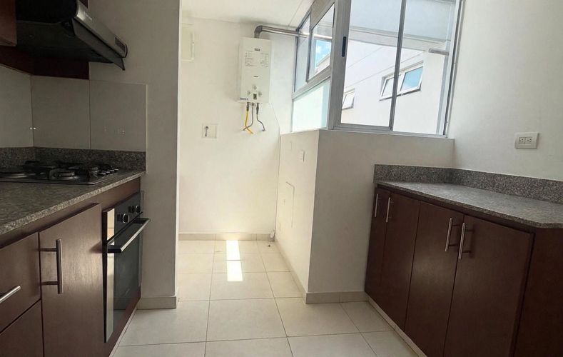 Apartamento de 3 alcobas en arriendo en Loma Linda, Envigado, 113 m² · foto 4 de 9