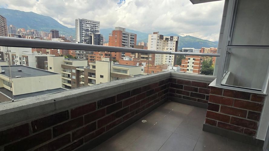 Apartamento de 3 alcobas en arriendo en Loma Linda, Envigado, 113 m² · foto 9 de 9