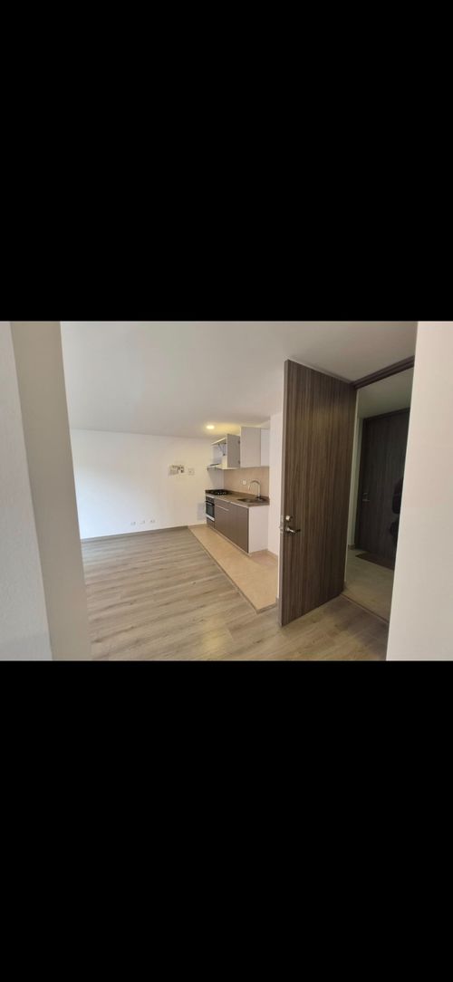 Apartaestudio en venta en Cedritos, Bogotá, 42 m² · foto 4 de 14