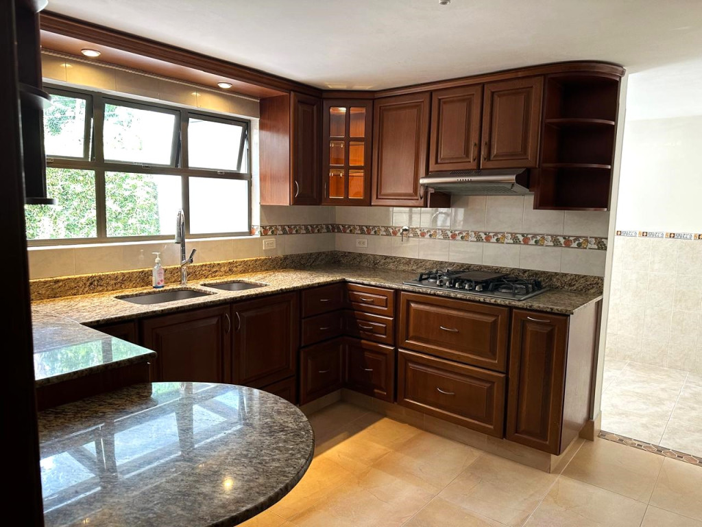 House for rent in Loma del Esmeraldal, Medellín