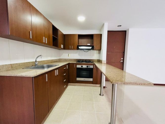 Apartamento de 3 alcobas en arriendo en Loma Linda, Envigado, 117 m² · foto 4 de 19