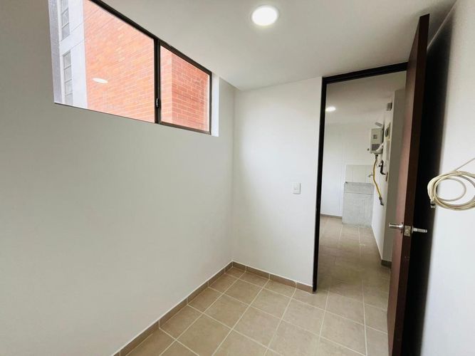 Apartamento de 3 alcobas en arriendo en Loma Linda, Envigado, 117 m² · foto 6 de 19