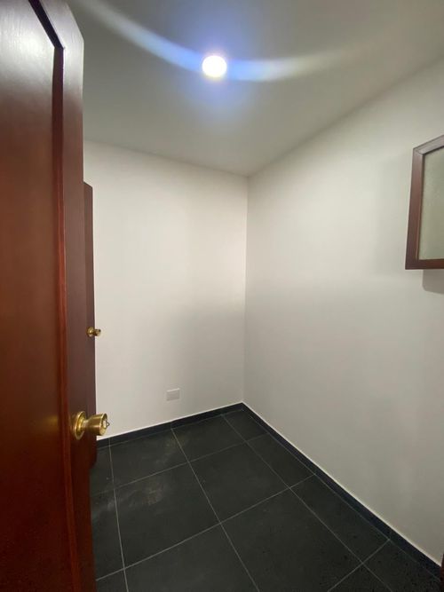 Apartamento de 3 alcobas en venta en Santa Barbara, Bogotá, 111 m² · foto 14 de 19