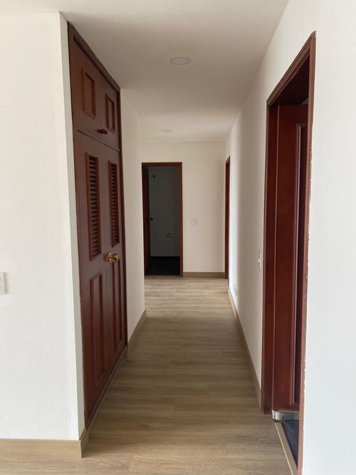 Apartamento de 3 alcobas en venta en Santa Barbara, Bogotá, 111 m² · foto 18 de 19