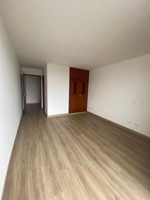 Apartamento de 3 alcobas en venta en Santa Barbara, Bogotá, 111 m² · foto 13 de 19